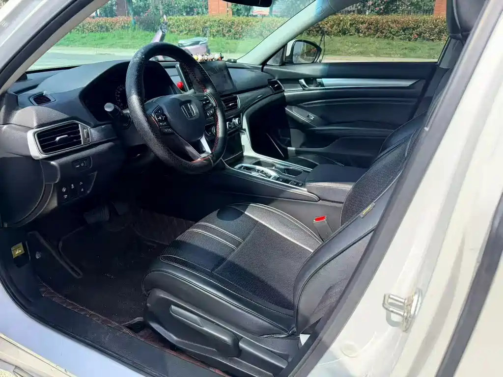 Honda Accord — фото 5
