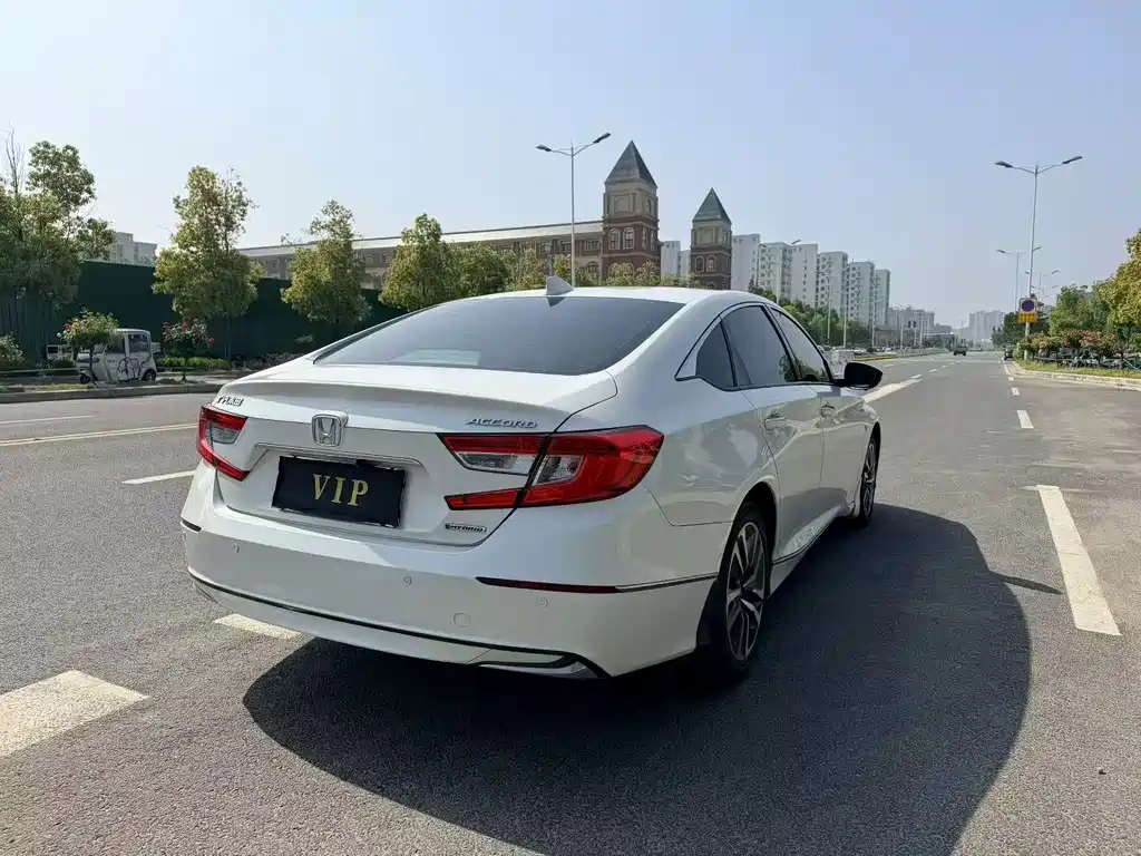 Honda Accord — фото 7