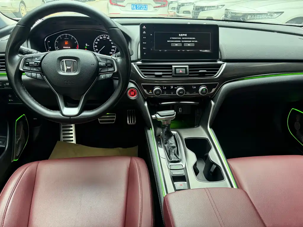 Honda Accord — фото 7