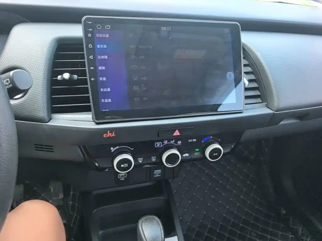Honda Fit — фото 13