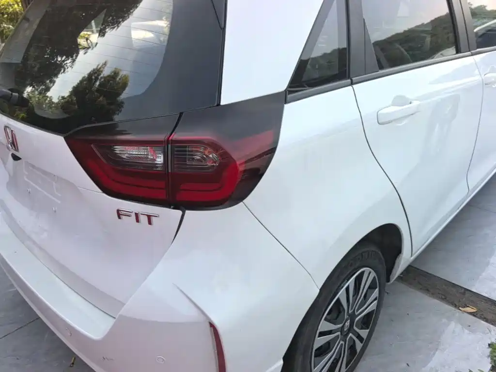 Honda Fit — фото 7