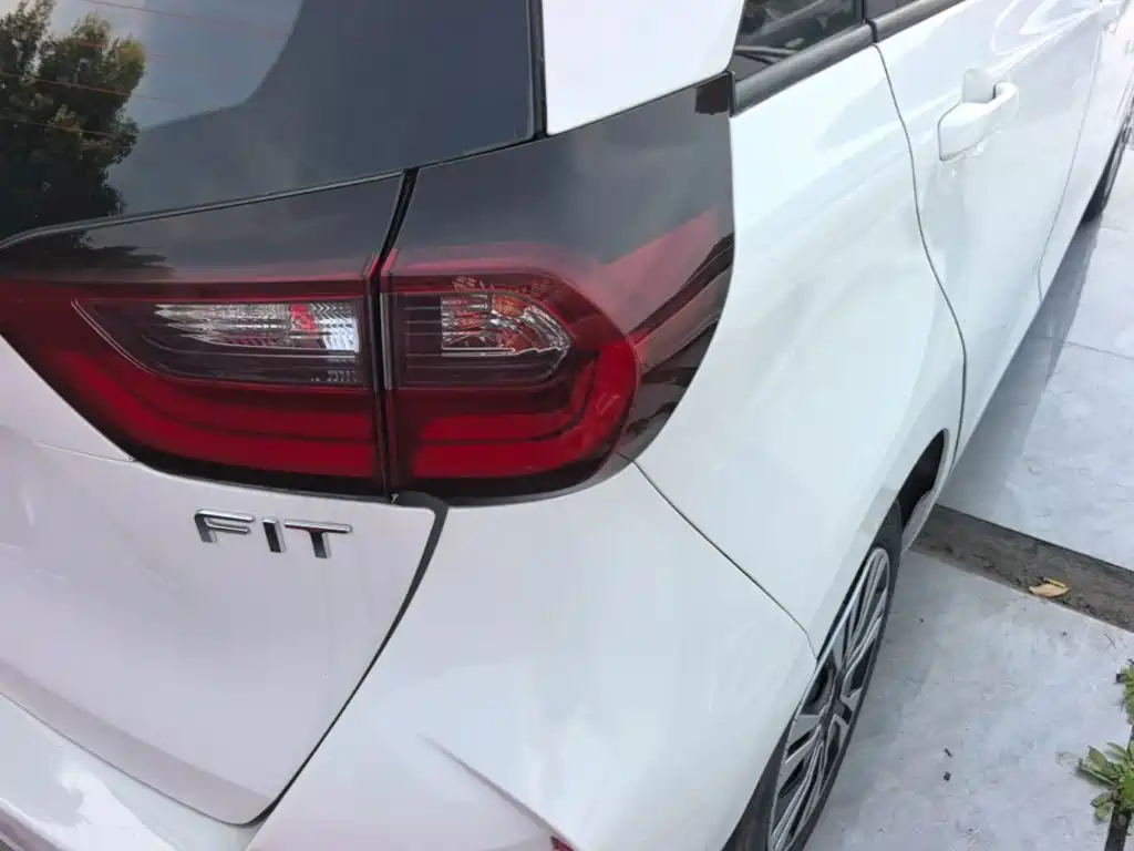 Honda Fit — фото 8