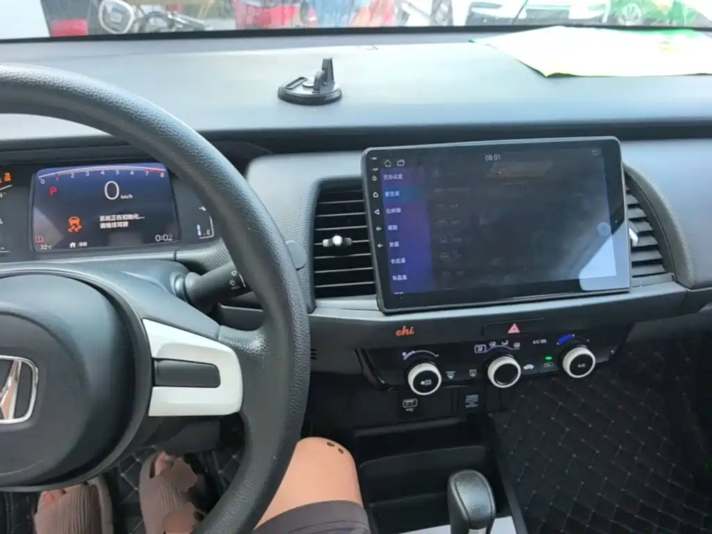 Honda Fit — фото 10