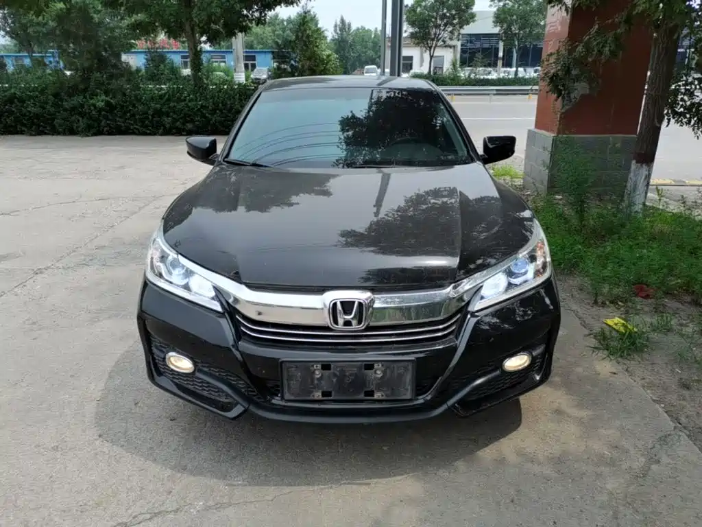Honda Accord — фото 3