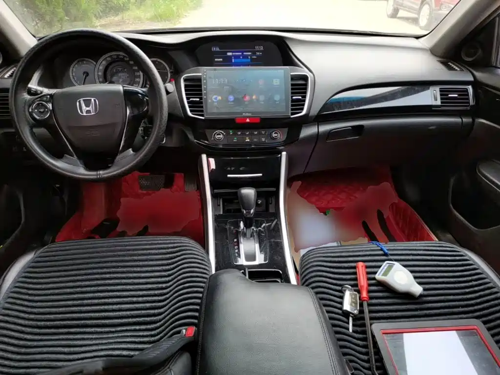 Honda Accord — фото 10