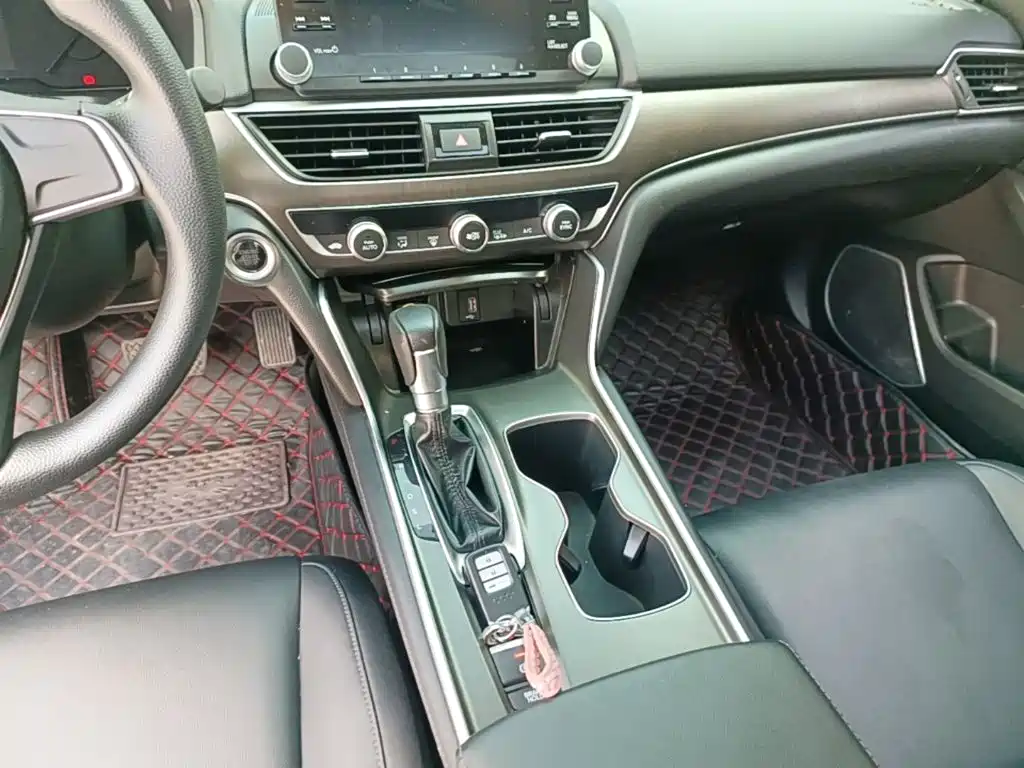 Honda Accord — фото 14