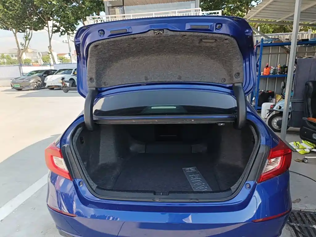 Honda Accord — фото 19