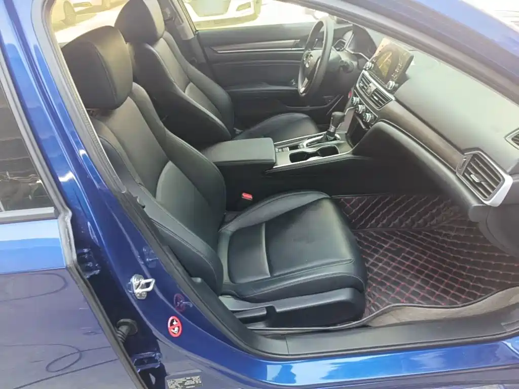 Honda Accord — фото 25