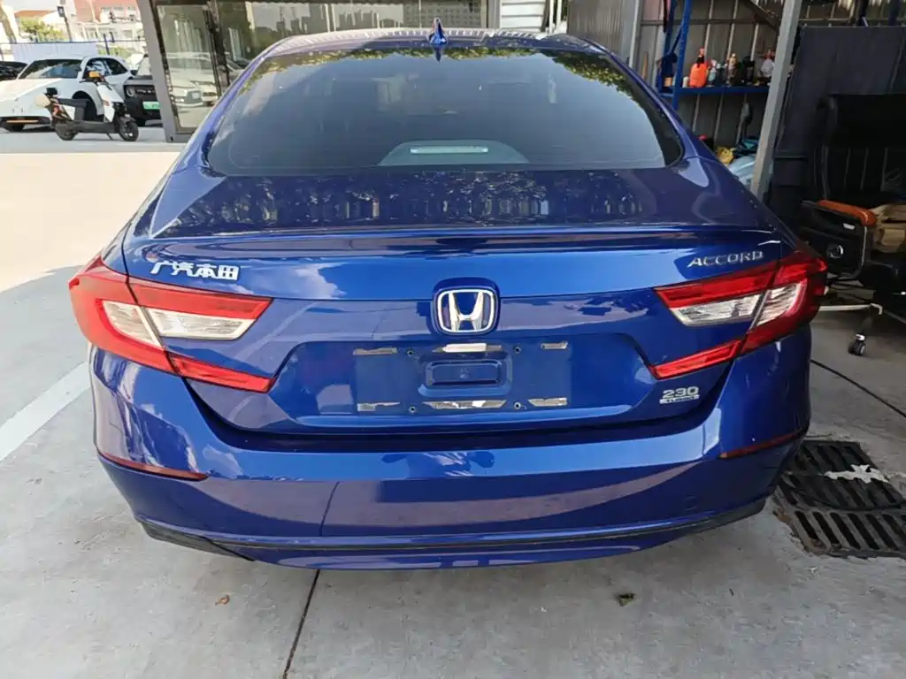 Honda Accord — фото 6