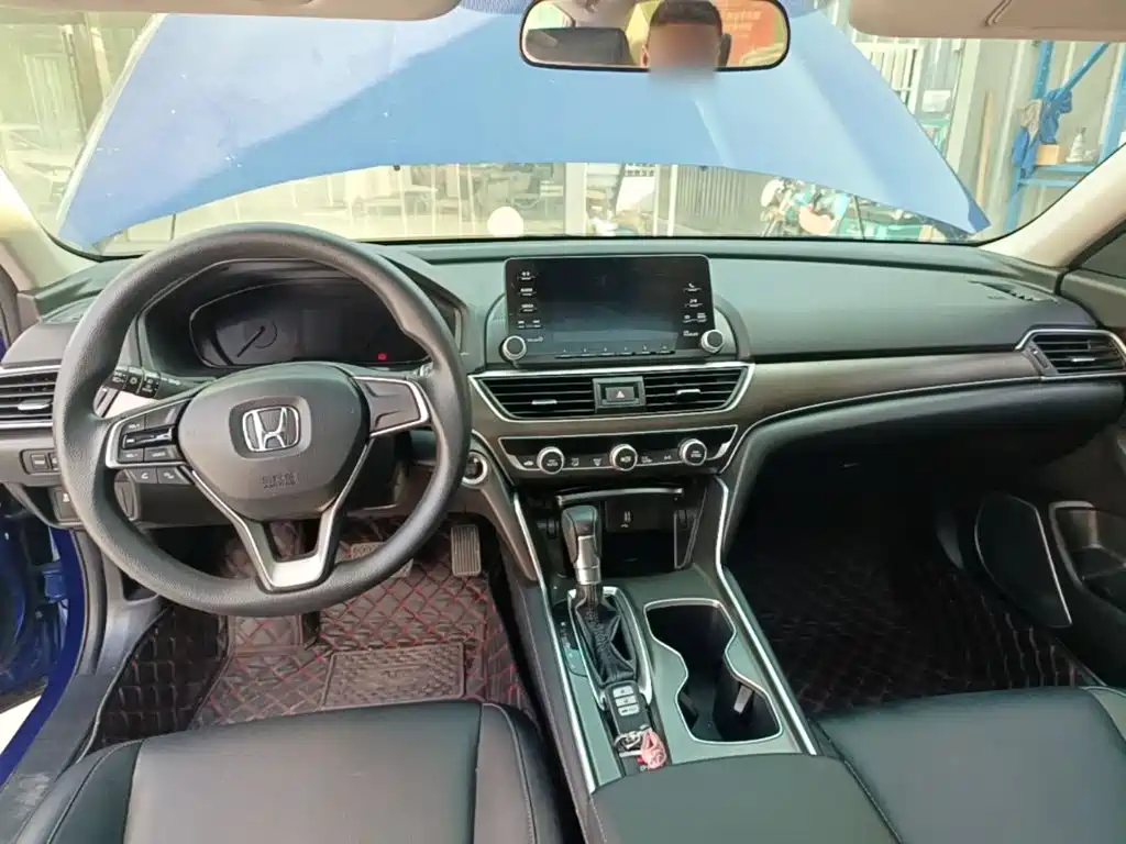 Honda Accord — фото 10