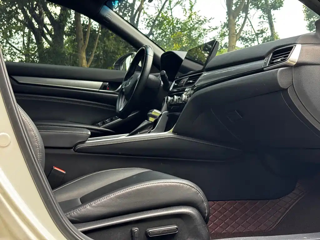 Honda Inspire — фото 17