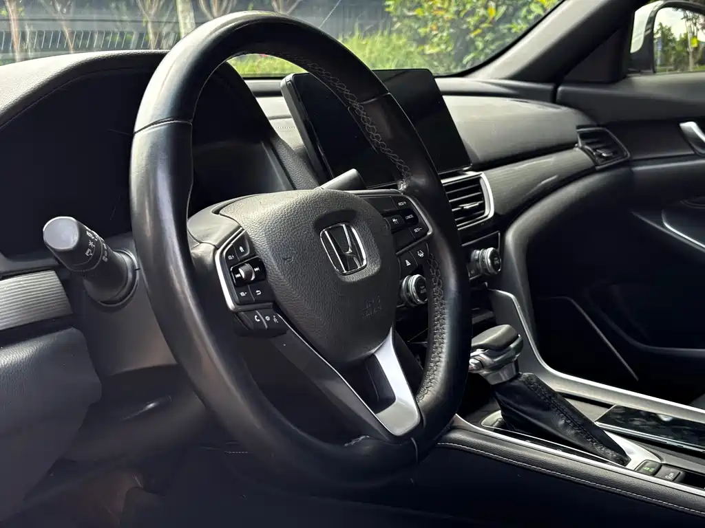 Honda Inspire — фото 10