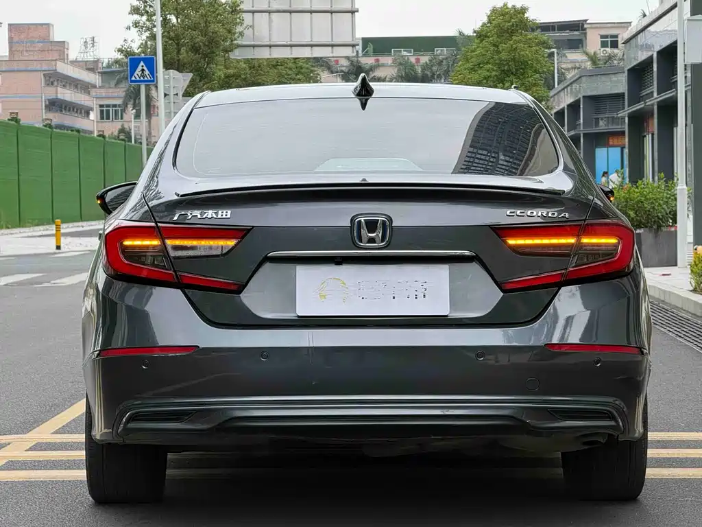 Honda Accord — фото 7