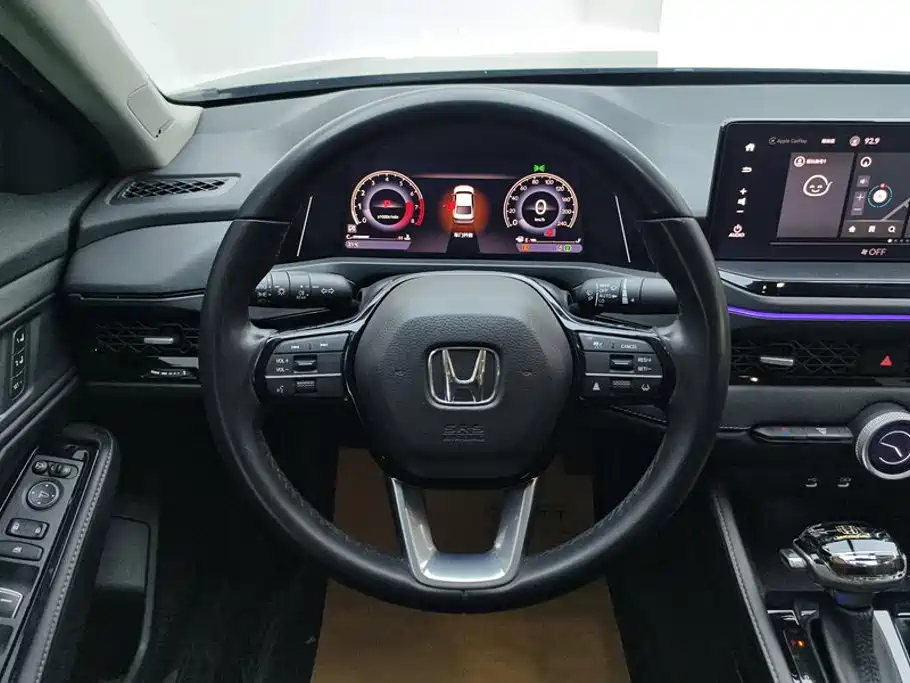 Honda Accord — фото 15