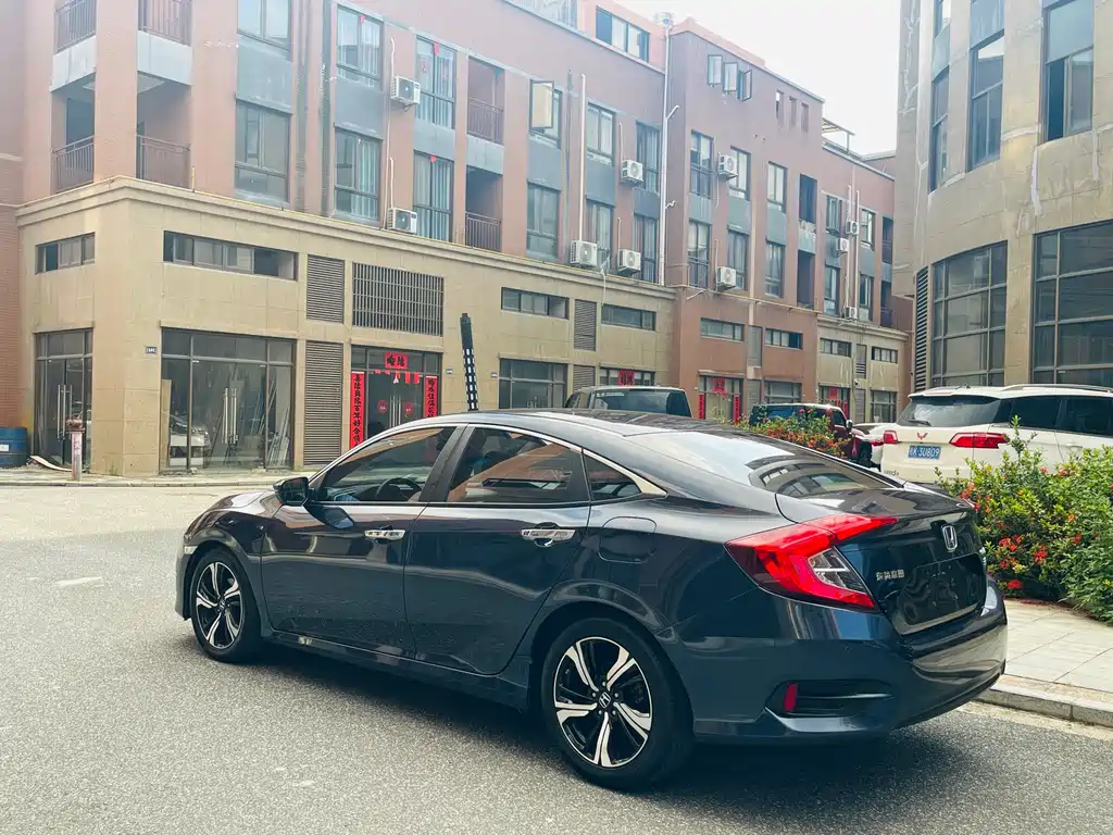 Honda Civic — фото 4