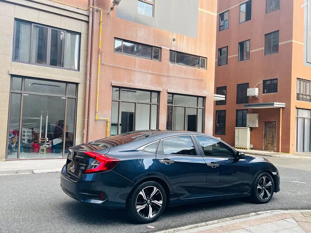 Honda Civic — фото 5