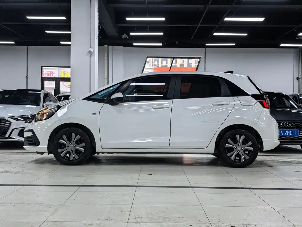 Honda Fit — фото 7