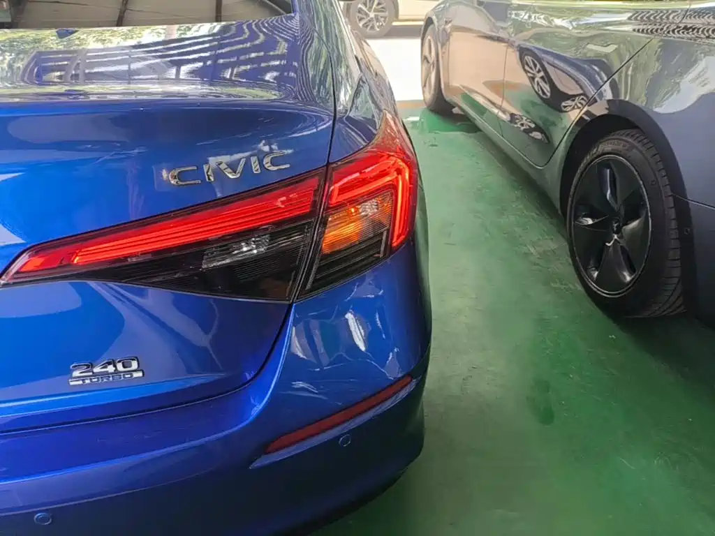 Honda Civic — фото 8