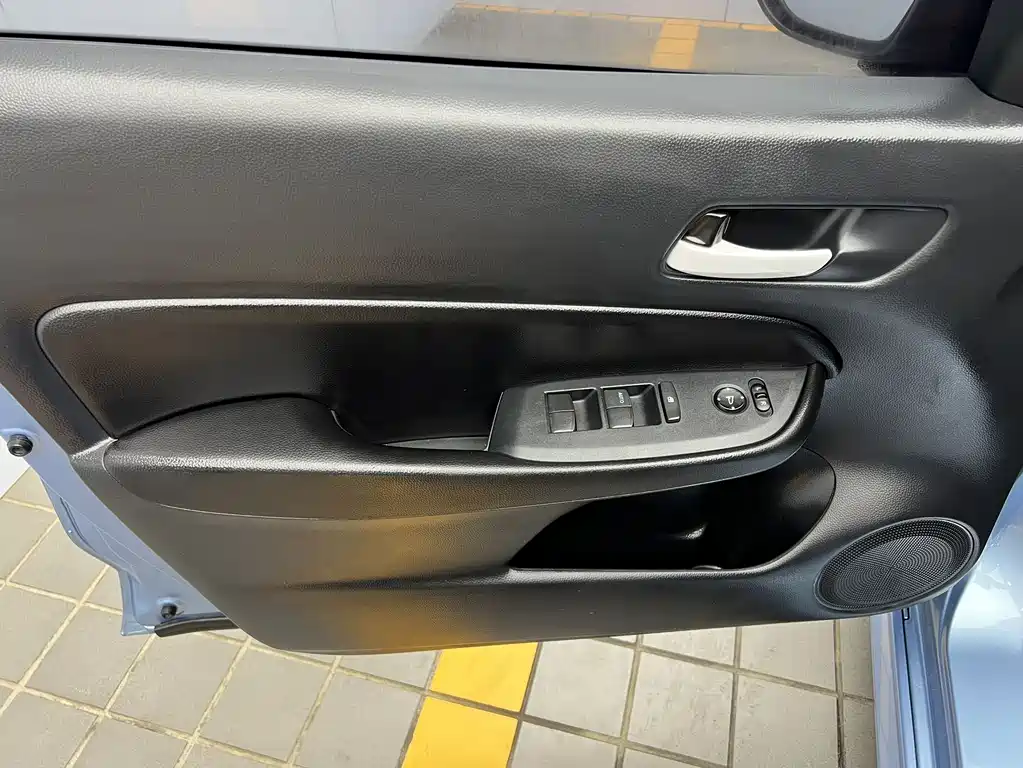 Honda Fit — фото 15