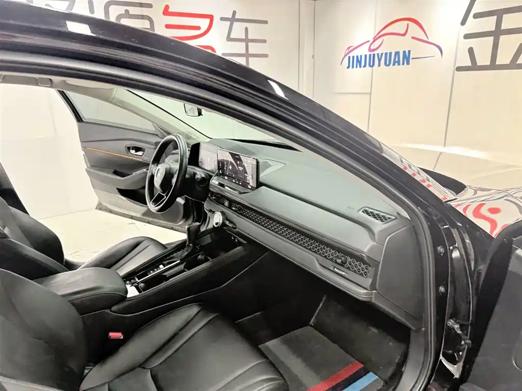 Honda Accord — фото 17