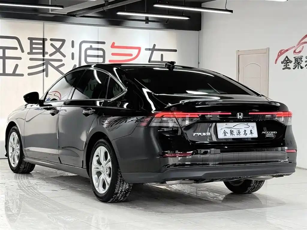 Honda Accord — фото 4