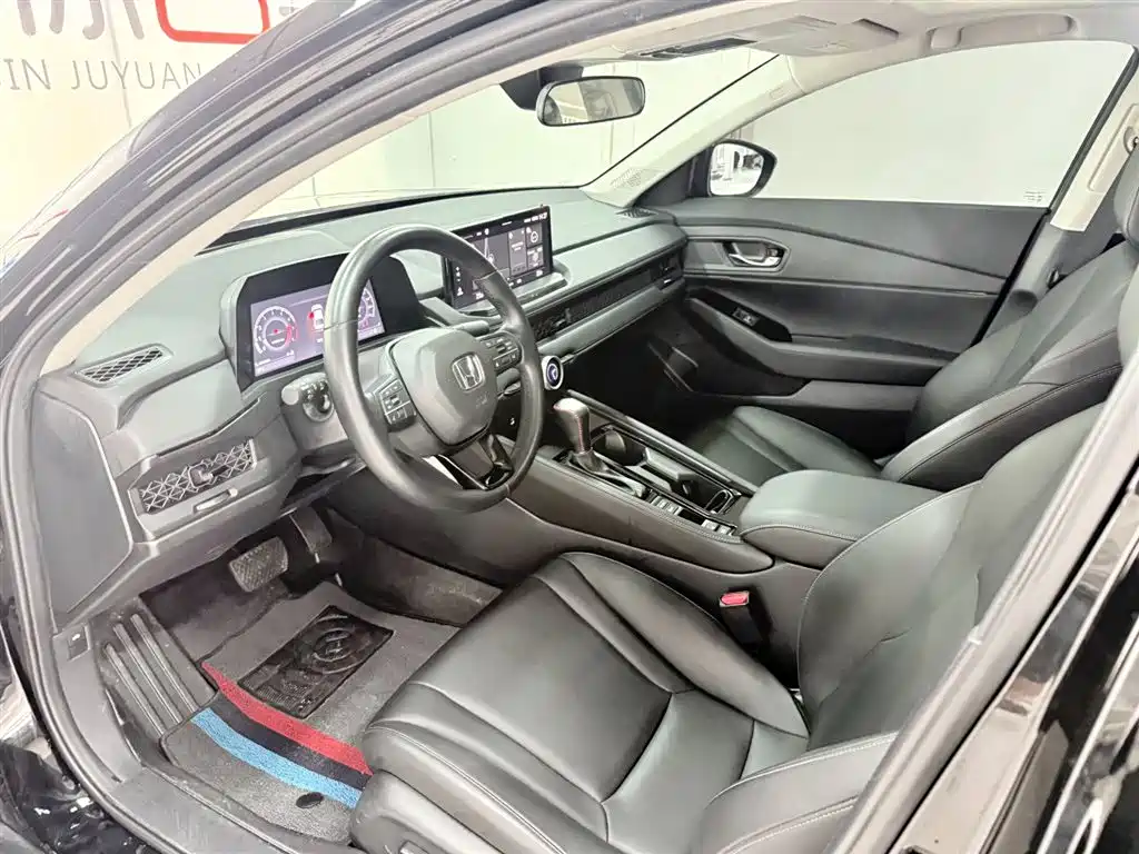 Honda Accord — фото 8