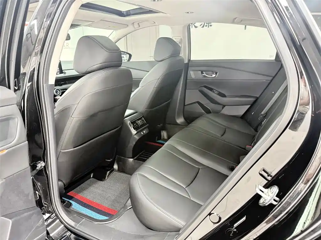 Honda Accord — фото 10