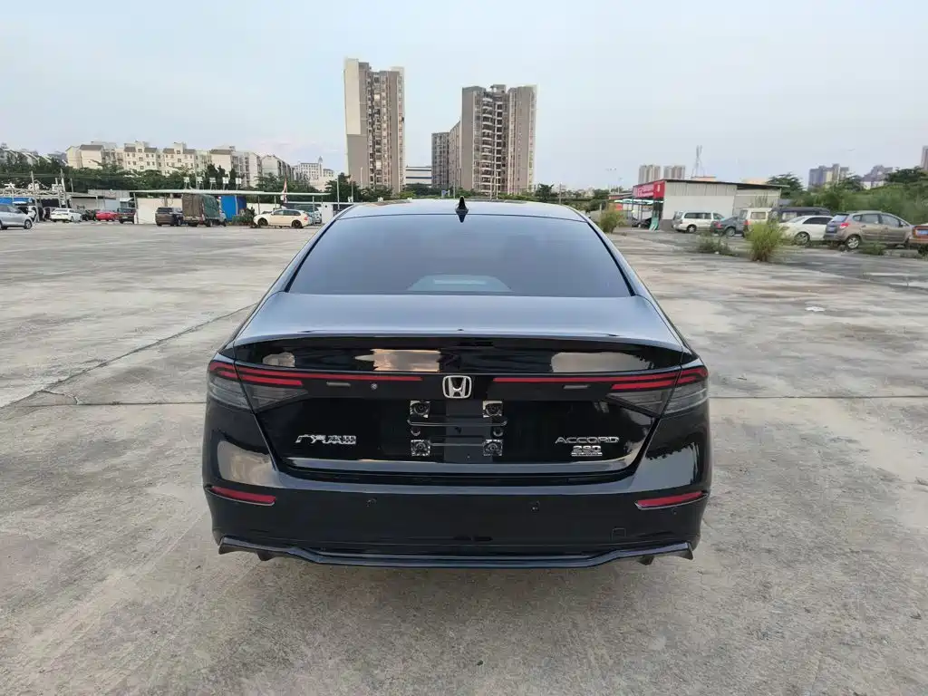 Honda Accord — фото 13
