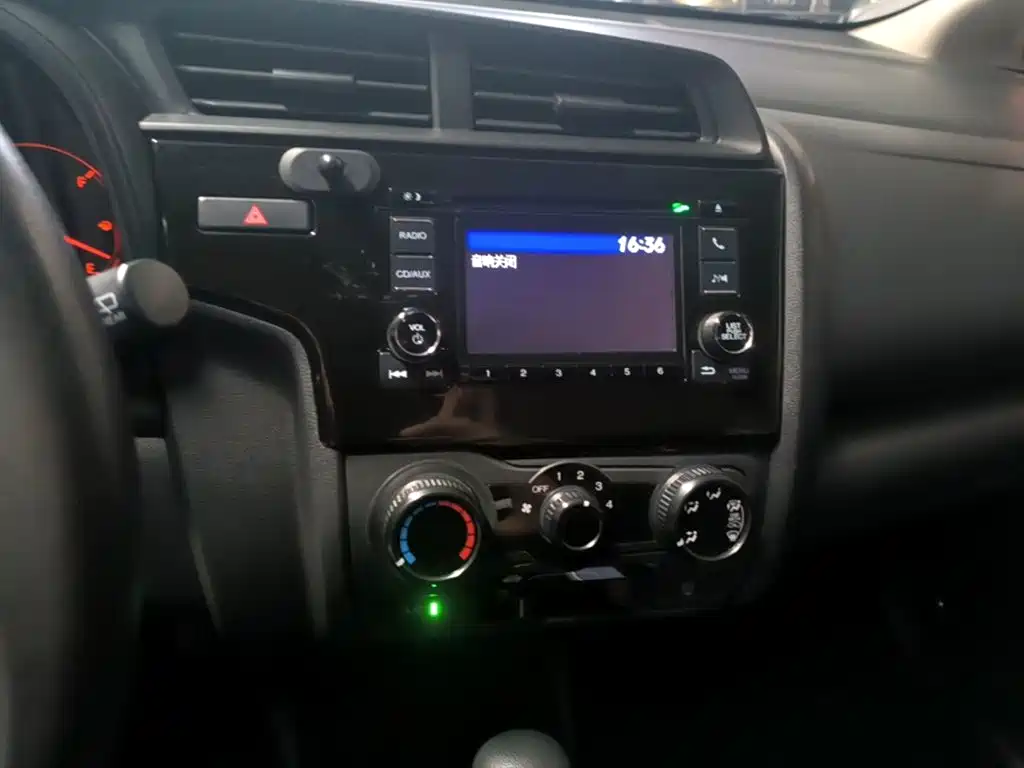 Honda Fit — фото 13