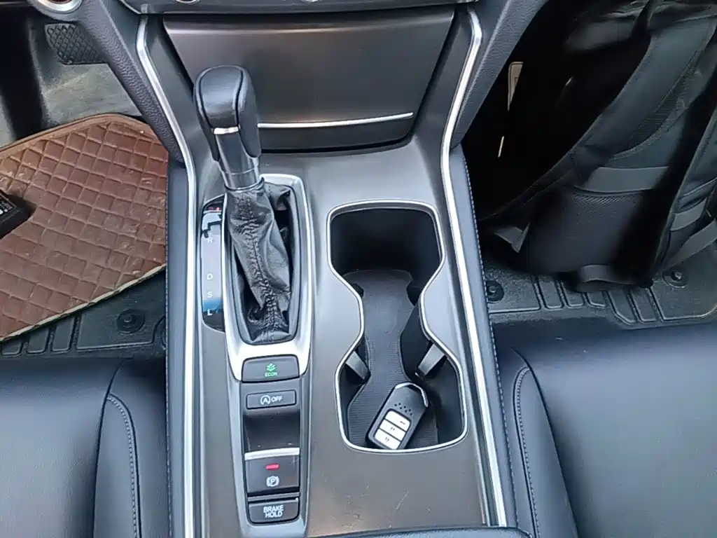 Honda Accord — фото 14
