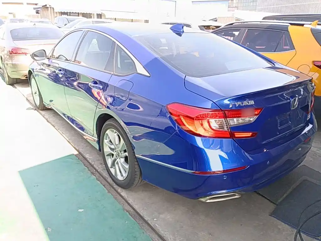 Honda Accord — фото 5