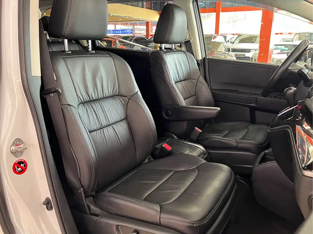 Honda Odyssey — фото 14