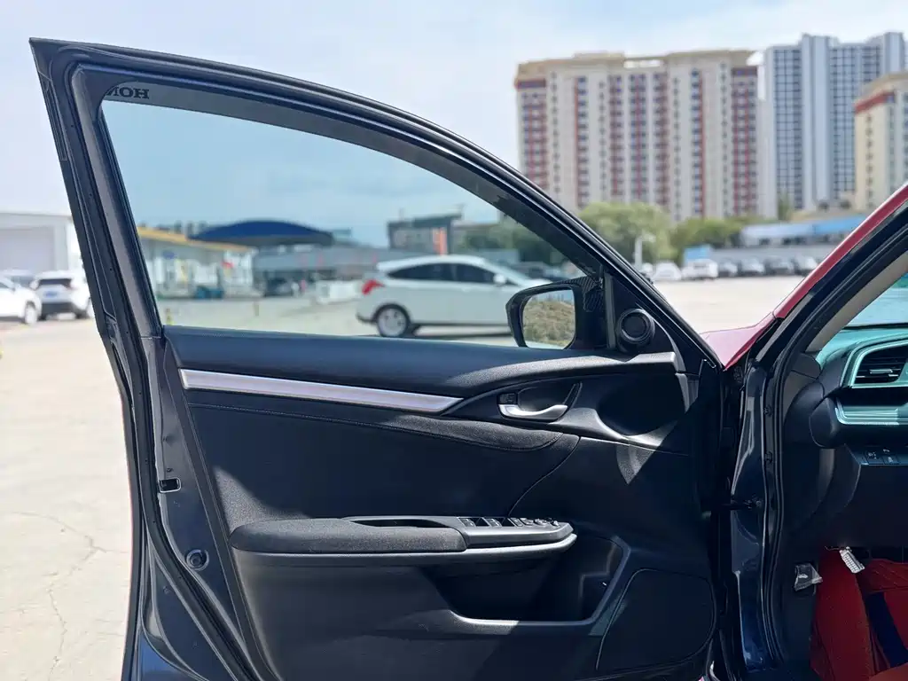 Honda Civic — фото 15