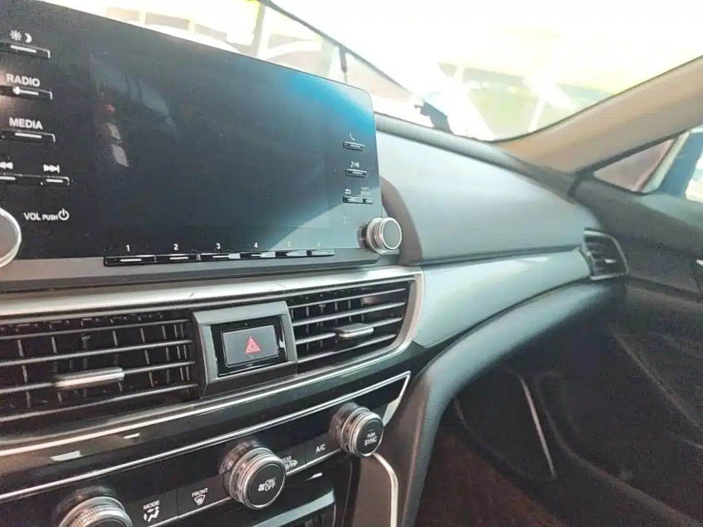Honda Inspire — фото 10