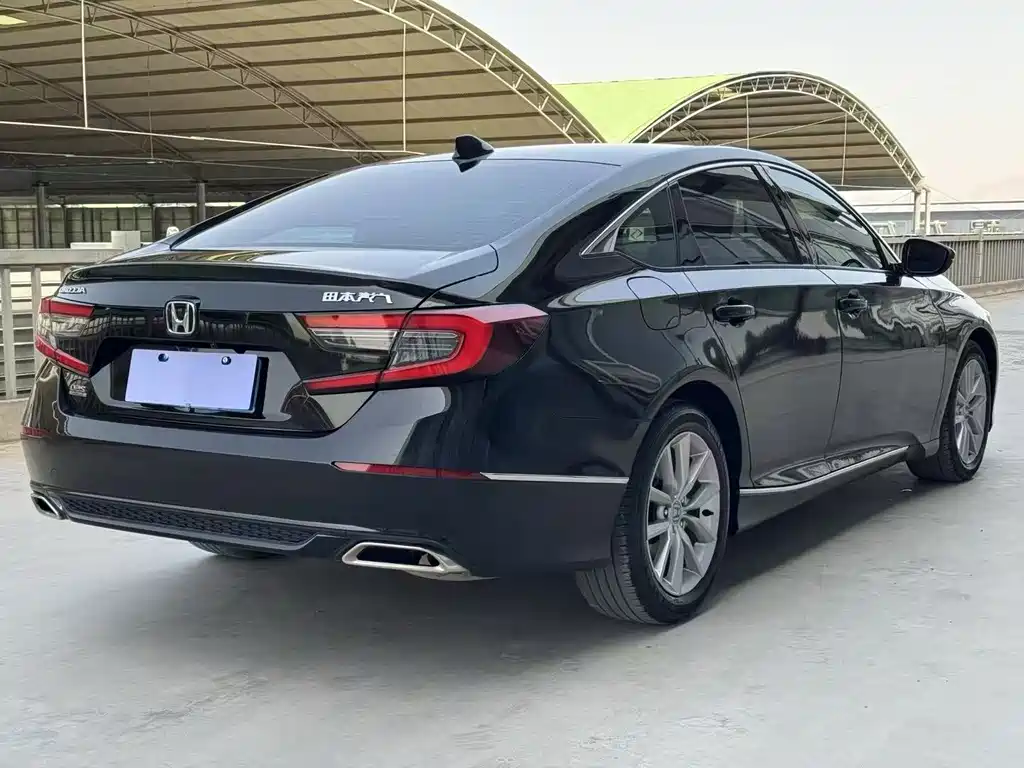 Honda Accord — фото 6