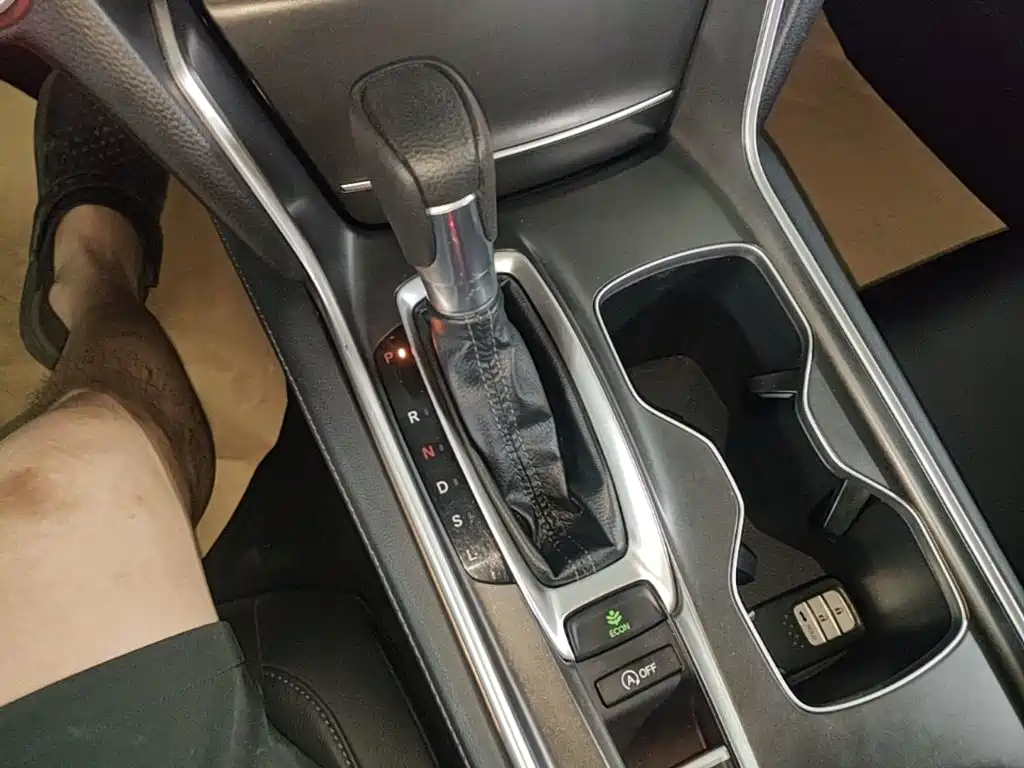 Honda Accord — фото 14