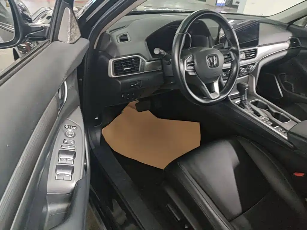 Honda Accord — фото 15