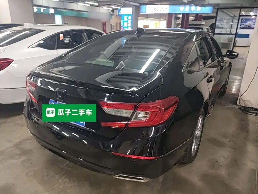 Honda Accord — фото 7