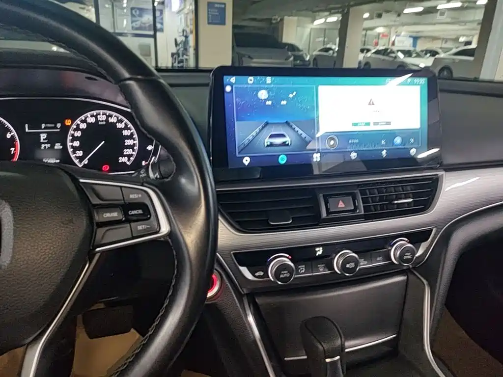 Honda Accord — фото 10
