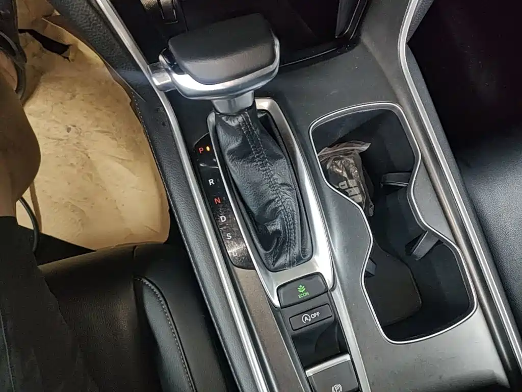 Honda Accord — фото 14
