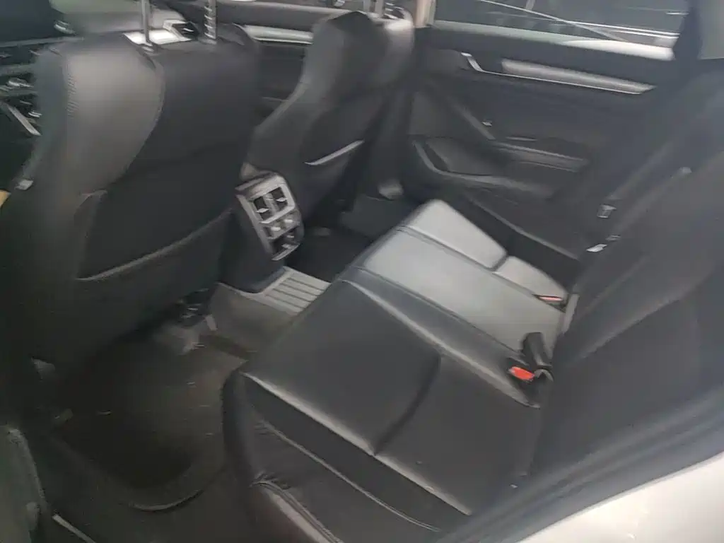 Honda Accord — фото 17