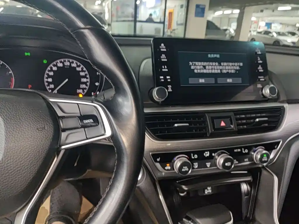 Honda Accord — фото 10