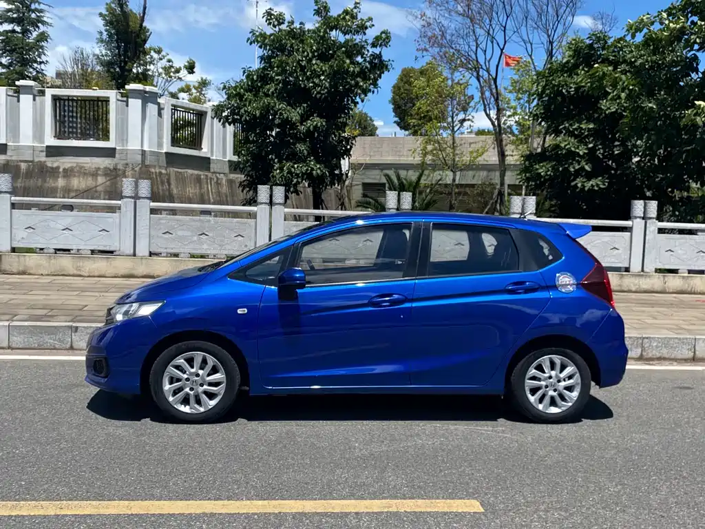 Honda Fit — фото 4
