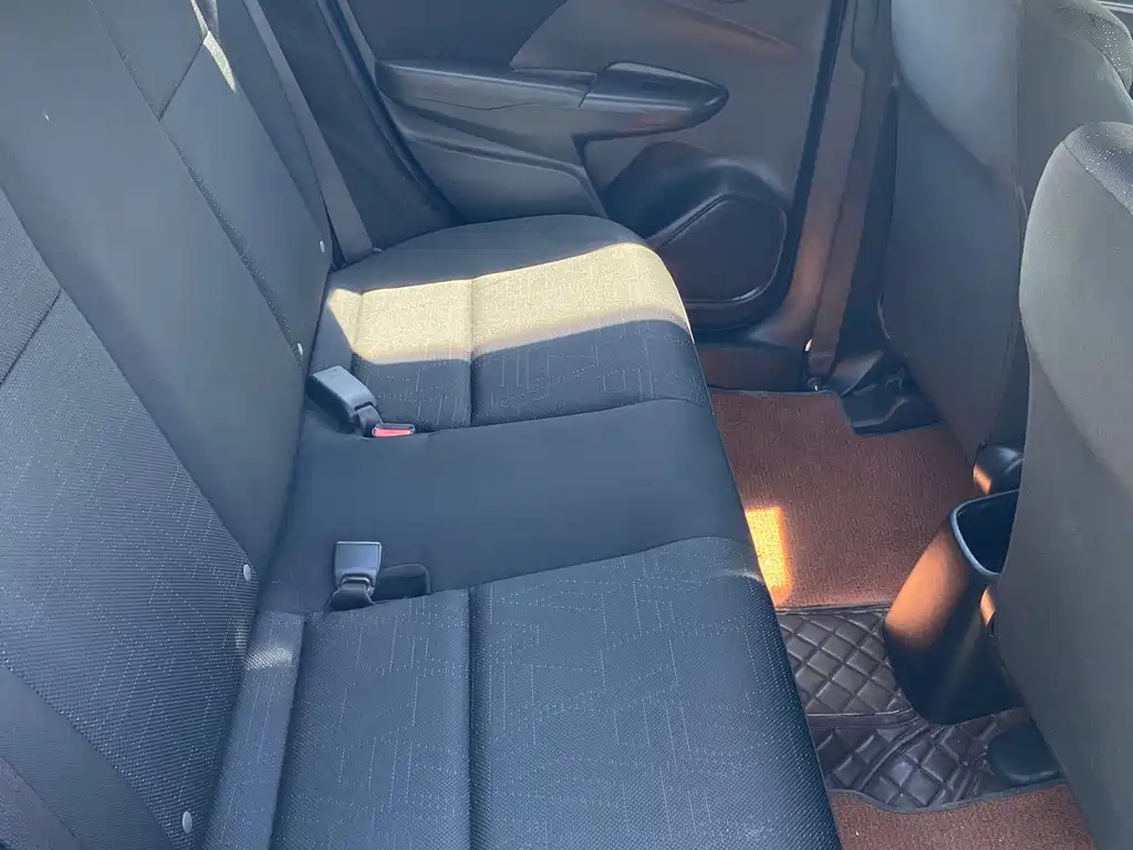 Honda Fit — фото 10