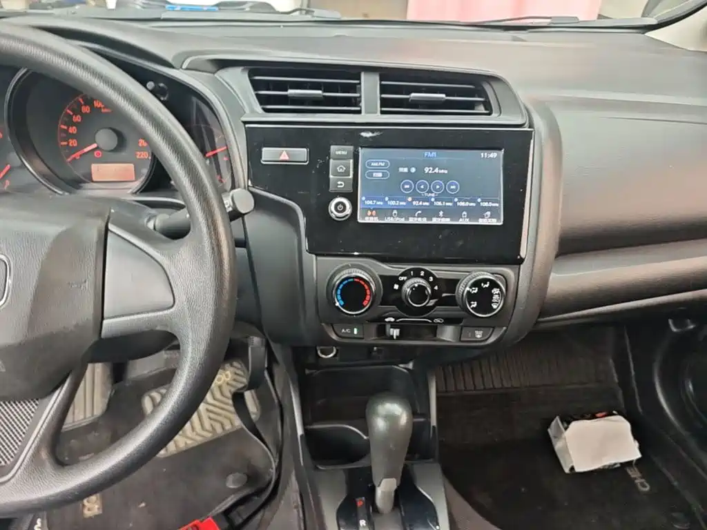 Honda Fit — фото 13