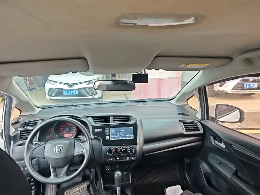 Honda Fit — фото 18
