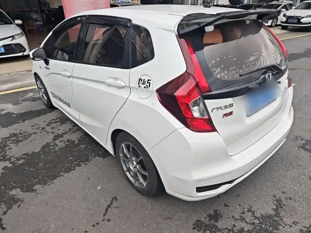 Honda Fit — фото 5