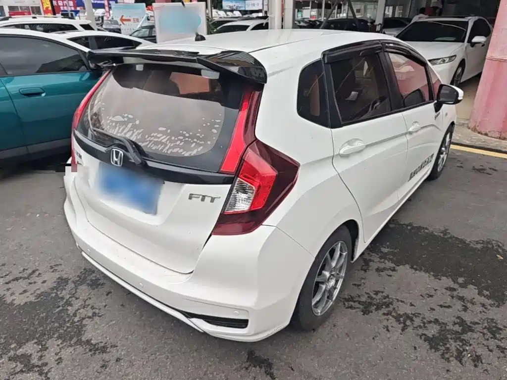 Honda Fit — фото 7