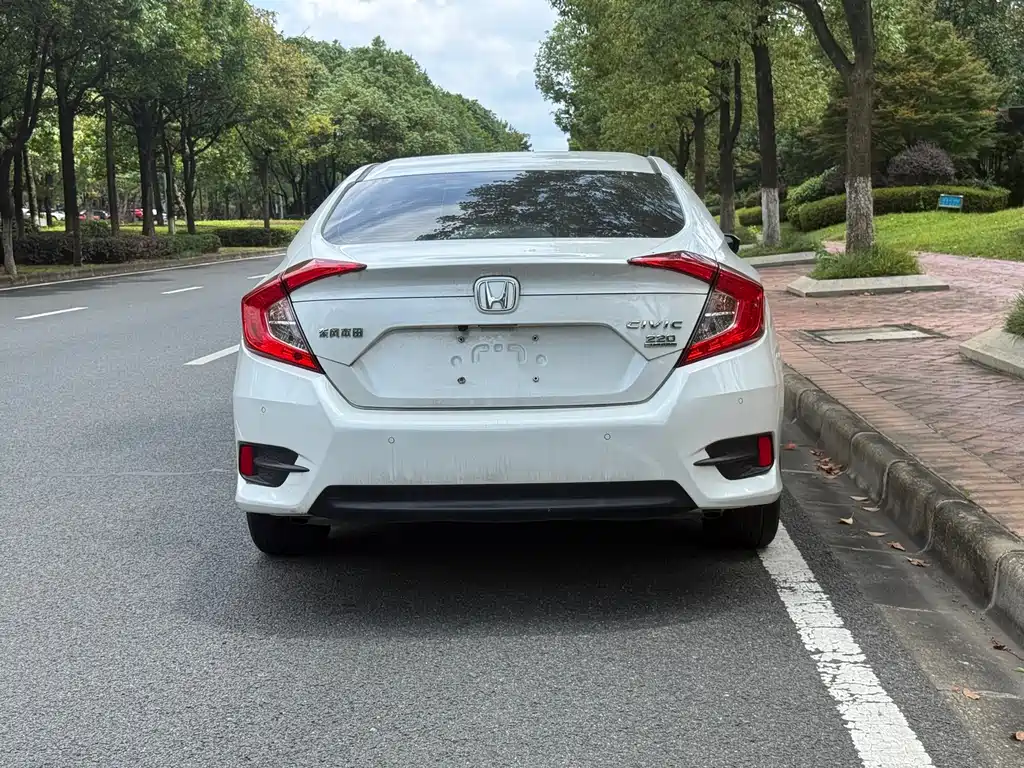 Honda Civic — фото 8