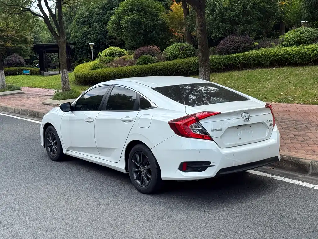 Honda Civic — фото 9